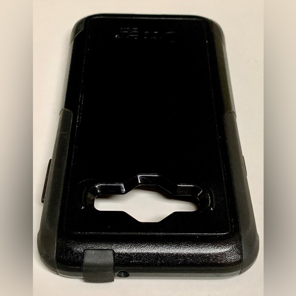OTTERBOX COMMUTER Compatible with Samsung Galaxy J3/J3V Black Shockproof Case - Picture 4 of 13